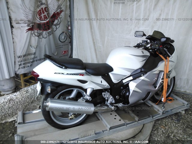 JS1GW71AX62103026 - 2006 SUZUKI GSX1300 R WHITE photo 4