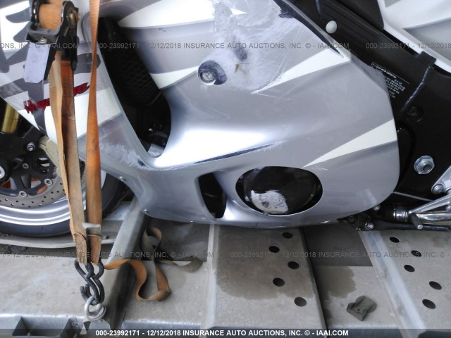 JS1GW71AX62103026 - 2006 SUZUKI GSX1300 R WHITE photo 9