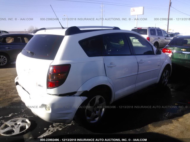 5Y2SL63845Z425602 - 2005 PONTIAC VIBE WHITE photo 4