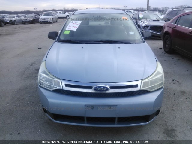 1FAHP32N38W124111 - 2008 FORD FOCUS S/SE BLUE photo 6