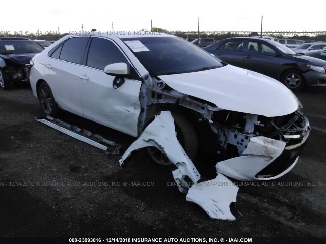 4T1BF1FK7HU306411 - 2017 TOYOTA CAMRY LE/XLE/SE/XSE WHITE photo 6