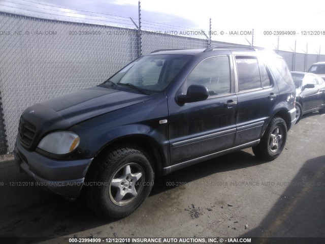 4JGAB54E4XA138433 - 1999 MERCEDES-BENZ ML 320 Dark Blue photo 2