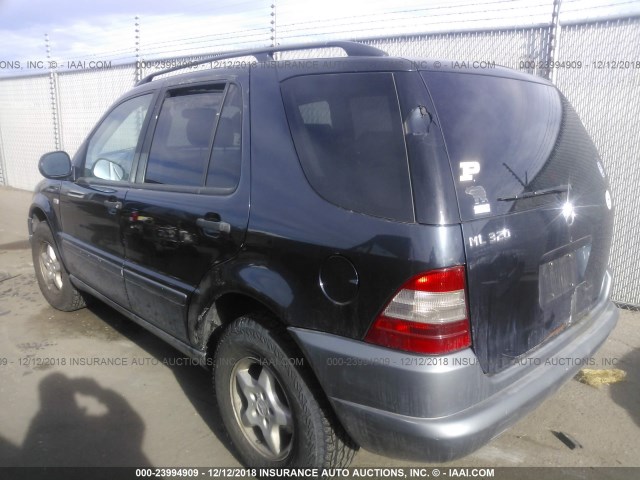 4JGAB54E4XA138433 - 1999 MERCEDES-BENZ ML 320 Dark Blue photo 3