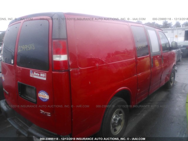 1GTHG35U541117777 - 2004 GMC SAVANA G3500 RED photo 4