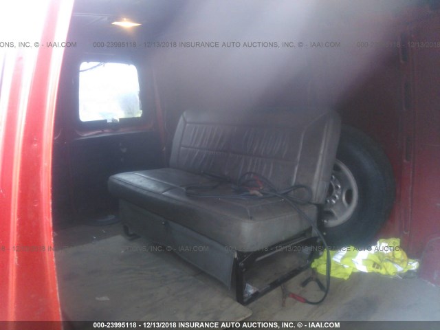 1GTHG35U541117777 - 2004 GMC SAVANA G3500 RED photo 8