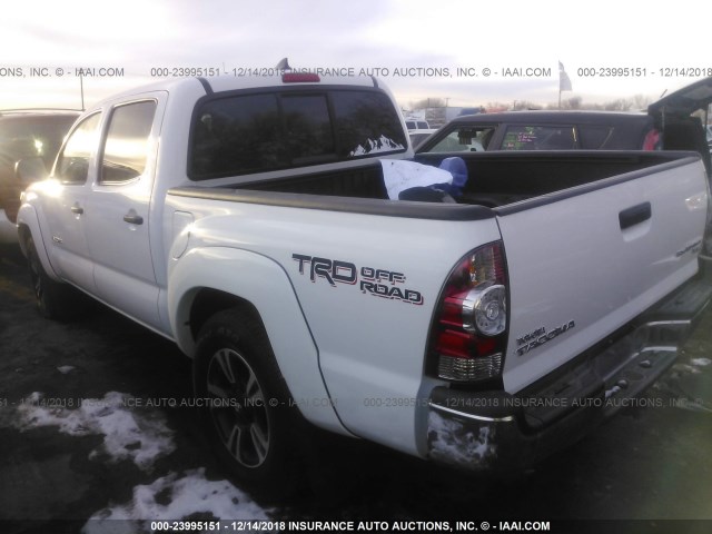 3TMJU4GN1FM182993 - 2015 TOYOTA TACOMA DOUBLE CAB PRERUNNER WHITE photo 3