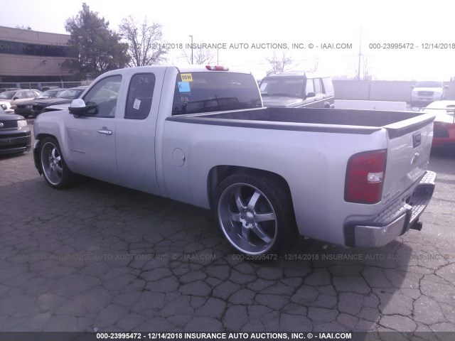 1GCRCSE05BZ132222 - 2011 CHEVROLET SILVERADO C1500 LT SILVER photo 3