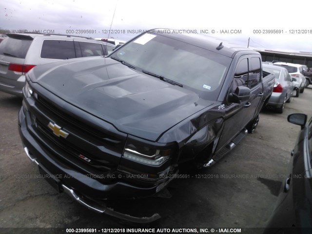 3GCUKREC3JG416723 - 2018 CHEVROLET SILVERADO K1500 LT GRAY photo 2