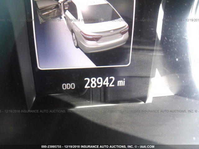 4T1BF1FK9HU302263 - 2017 TOYOTA CAMRY LE/XLE/SE/XSE WHITE photo 7