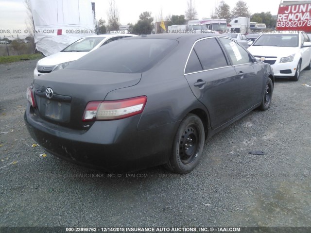 4T4BF3EK6BR117520 - 2011 TOYOTA CAMRY SE/LE/XLE 灰色 照片 4