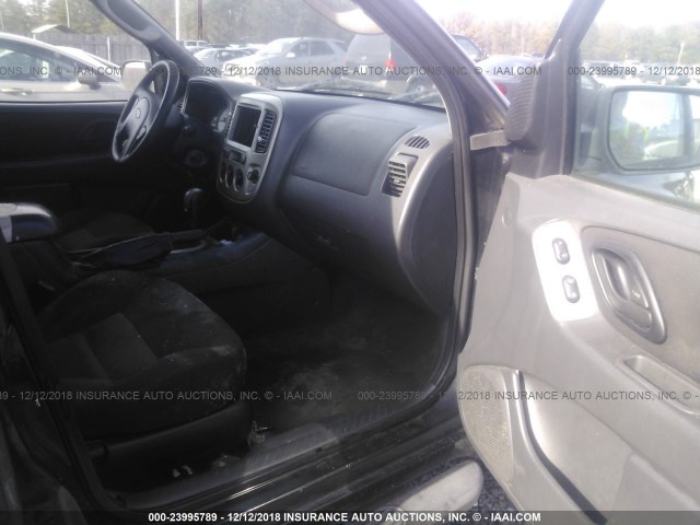 1FMYU03127KA83761 - 2007 FORD ESCAPE BLACK photo 5