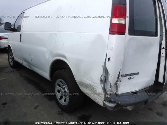 1GCFG15X491104077 - 2009 CHEVROLET EXPRESS G1500  WHITE photo 6