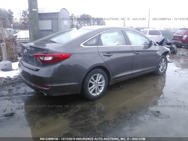 5NPE24AF9FH245952 - 2015 HYUNDAI SONATA SE BROWN photo 4