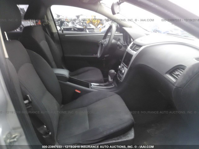 1G1ZC5E06CF336122 - 2012 CHEVROLET MALIBU 1LT 银色 照片 5
