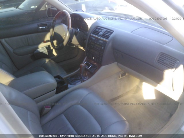 JT8BH28F4W0131400 - 1998 LEXUS LS 400 WHITE photo 5