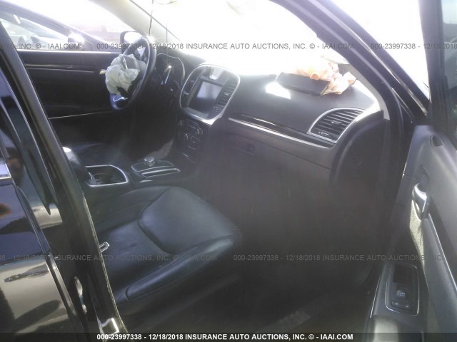 2C3CCAAG2FH779657 - 2015 CHRYSLER 300 LIMITED BLACK photo 5