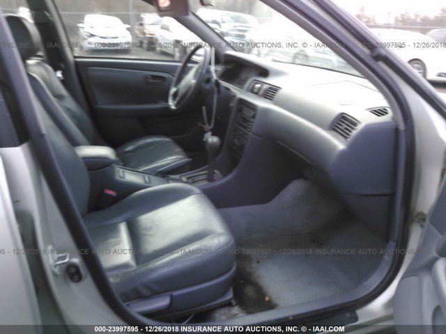 4T1BG22K3YU654084 - 2000 TOYOTA CAMRY CE/LE/XLE 银色 照片 5