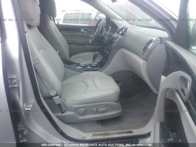 5GAKVBKD1GJ164028 - 2016 BUICK ENCLAVE SILVER photo 5