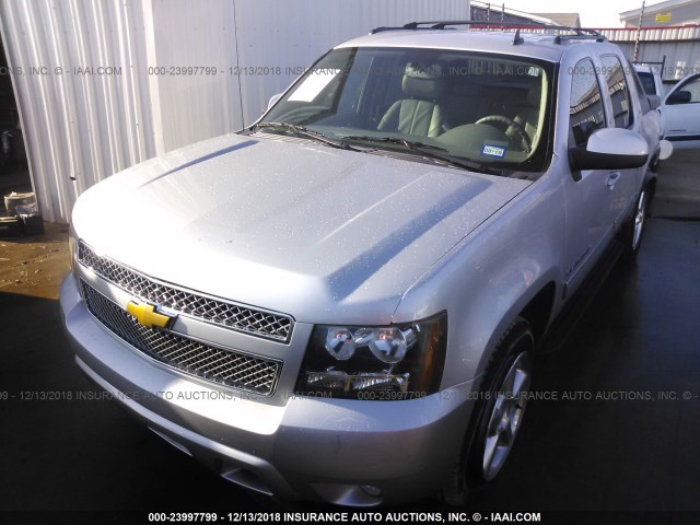 3GNTKFE34BG259478 - 2011 CHEVROLET AVALANCHE LT SILVER photo 2