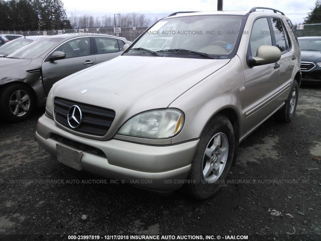 4JGAB54E31A260613 - 2001 MERCEDES-BENZ ML 320 BEIGE photo 2