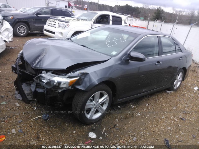 4T1BF1FK8EU358318 - 2014 TOYOTA CAMRY L/SE/LE/XLE GRAY photo 2