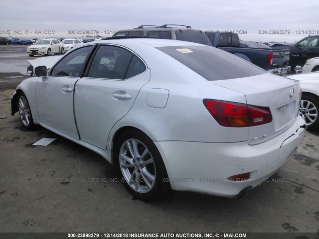 JTHBK262665000148 - 2006 LEXUS IS 250 WHITE photo 3