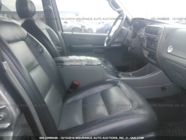 1FMZU77E93UB75250 - 2003 FORD EXPLORER SPORT TR  SILVER photo 5