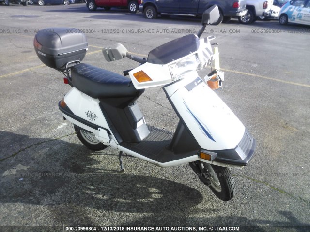 3H1HF03132D700256 - 2002 HONDA CH80 WHITE photo 1