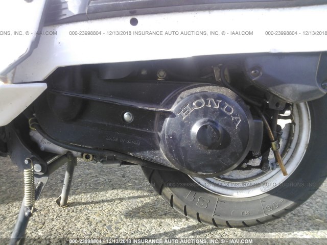 3H1HF03132D700256 - 2002 HONDA CH80 WHITE photo 9