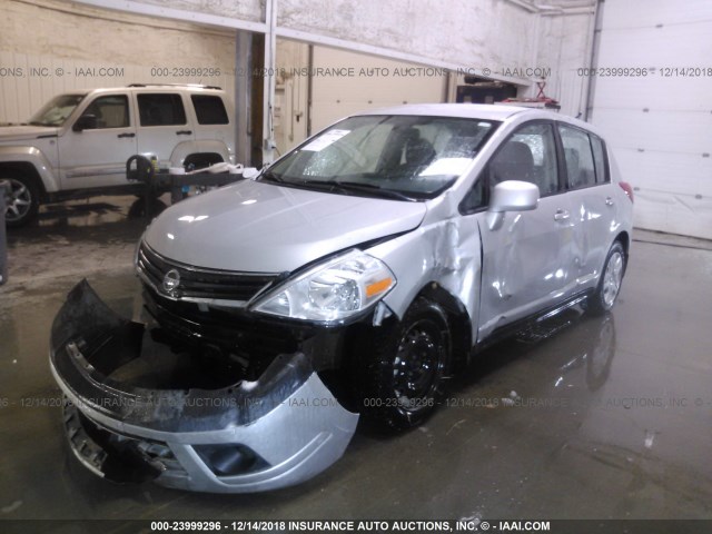 3N1BC1CP1CK241046 - 2012 NISSAN VERSA S/SL SILVER photo 2