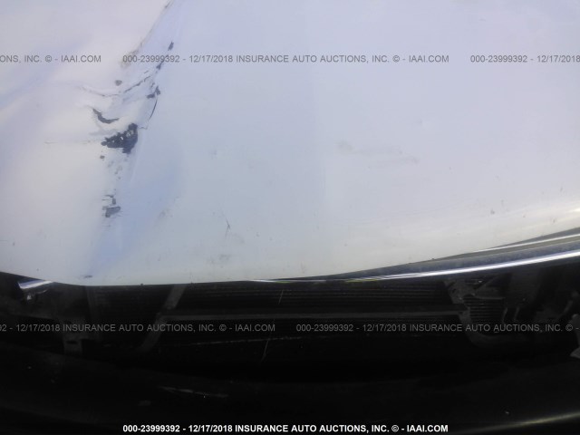 1GNEC16TX2J133549 - 2002 CHEVROLET SUBURBAN C1500 WHITE photo 10