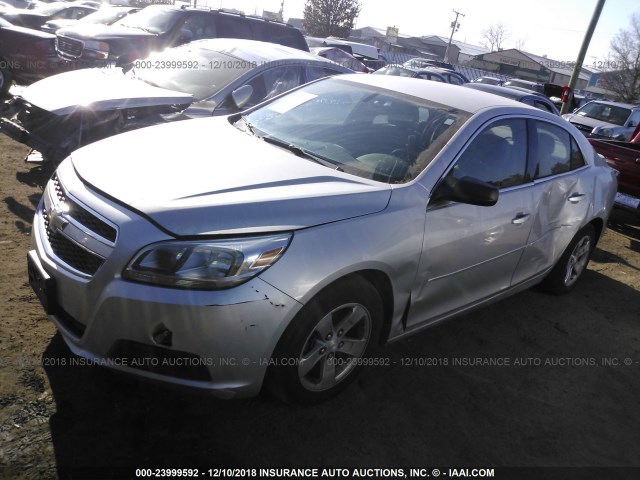 1G11A5SA1DF244840 - 2013 CHEVROLET MALIBU LS 银色 照片 2