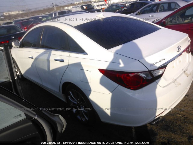 5NPEC4AB5CH497557 - 2012 HYUNDAI SONATA SE/LIMITED WHITE photo 3