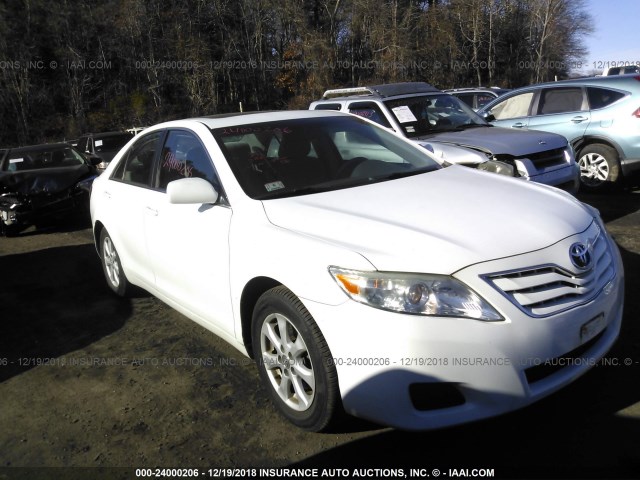 4T4BF3EK9BR098476 - 2011 TOYOTA CAMRY SE/LE/XLE 白色 照片 1