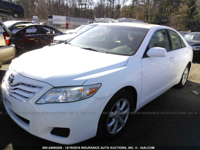 4T4BF3EK9BR098476 - 2011 TOYOTA CAMRY SE/LE/XLE 白色 照片 2