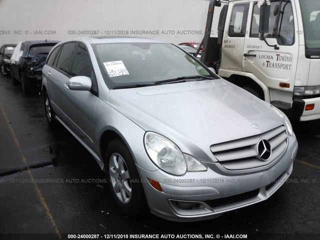 4JGCB65E56A024078 - 2006 MERCEDES-BENZ R 350 SILVER photo 1