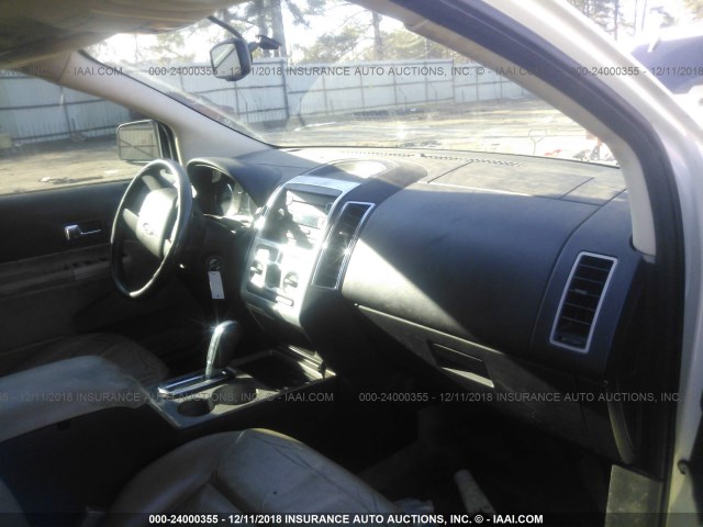 2FMDK38C98BB08926 - 2008 FORD EDGE SEL WHITE photo 5