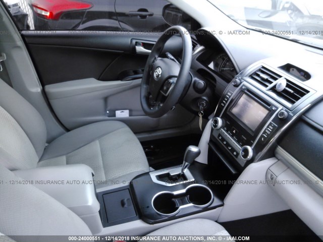 4T4BF1FK7ER414416 - 2014 TOYOTA CAMRY L/SE/LE/XLE 白色 照片 5