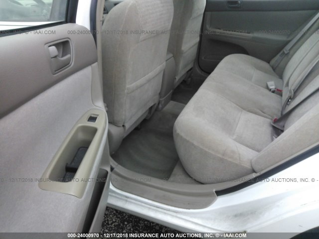 4T1BE32K62U006533 - 2002 TOYOTA CAMRY LE/XLE/SE WHITE photo 8