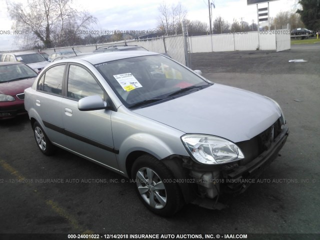 KNADE223196467571 - 2009 KIA RIO LX/SX SILVER photo 1