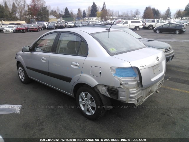 KNADE223196467571 - 2009 KIA RIO LX/SX SILVER photo 3