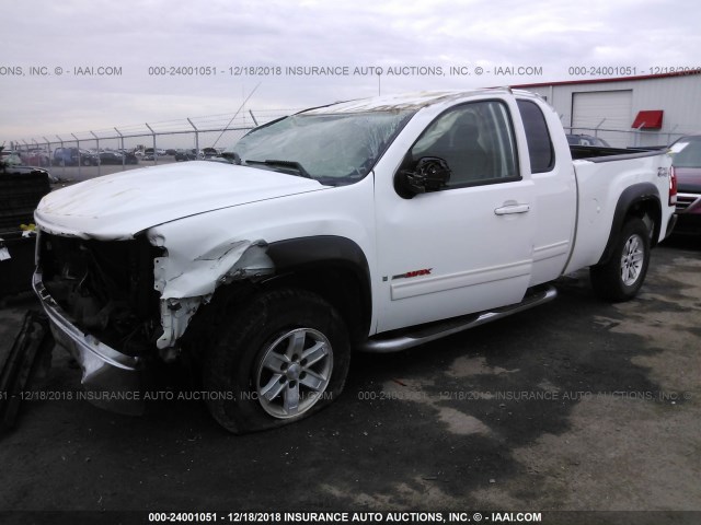 1GTEK19Y97Z519391 - 2007 GMC NEW SIERRA K1500 WHITE photo 2