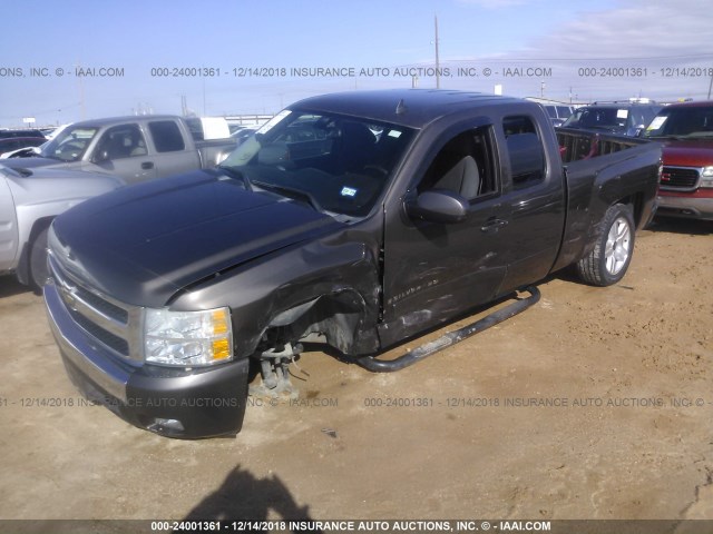 1GCEC19008Z206416 - 2008 CHEVROLET SILVERADO C1500 GRAY photo 2