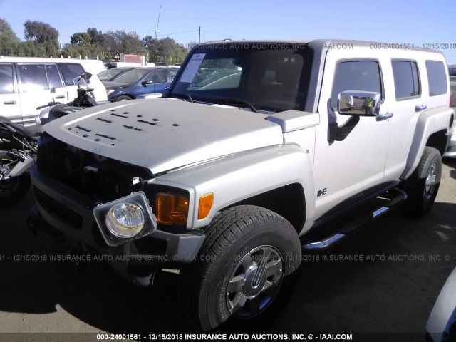 5GTDN13E578124205 - 2007 HUMMER H3 GRAY photo 2