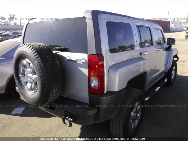 5GTDN13E578124205 - 2007 HUMMER H3 GRAY photo 4