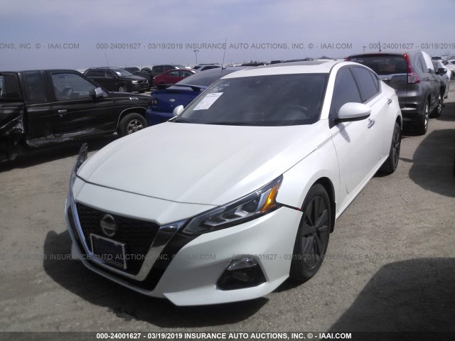 1N4BL4DV0KC115783 - 2019 NISSAN 4 DOOR  WHITE photo 2