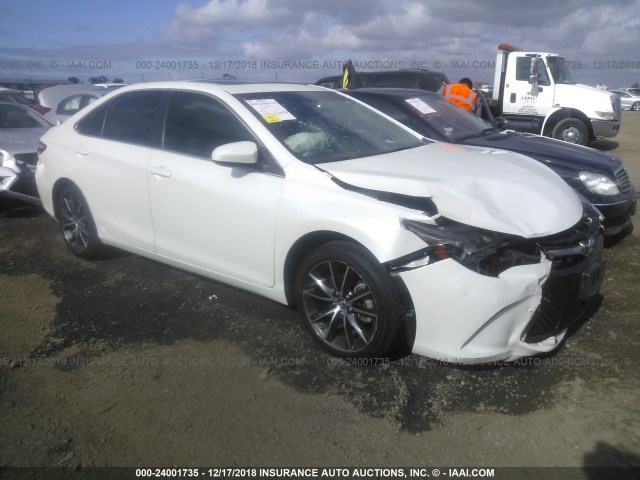 4T1BF1FK1FU966327 - 2015 TOYOTA CAMRY LE/XLE/SE/XSE WHITE photo 1