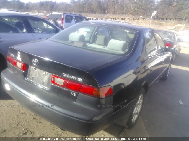 4T1BF28K1WU043431 - 1998 TOYOTA CAMRY CE/LE/XLE 黑色 照片 4