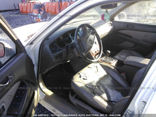 JH4KA9653XC011630 - 1999 ACURA 3.5RL WHITE photo 5