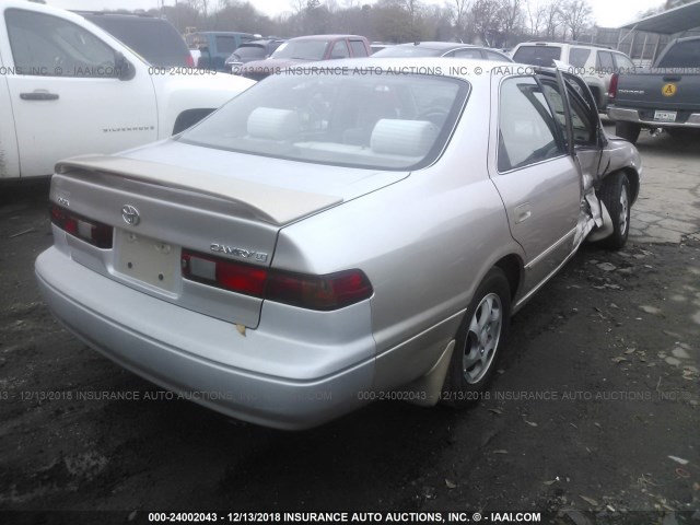 4T1BG22K1XU406138 - 1999 TOYOTA CAMRY CE/LE/XLE TAN photo 4